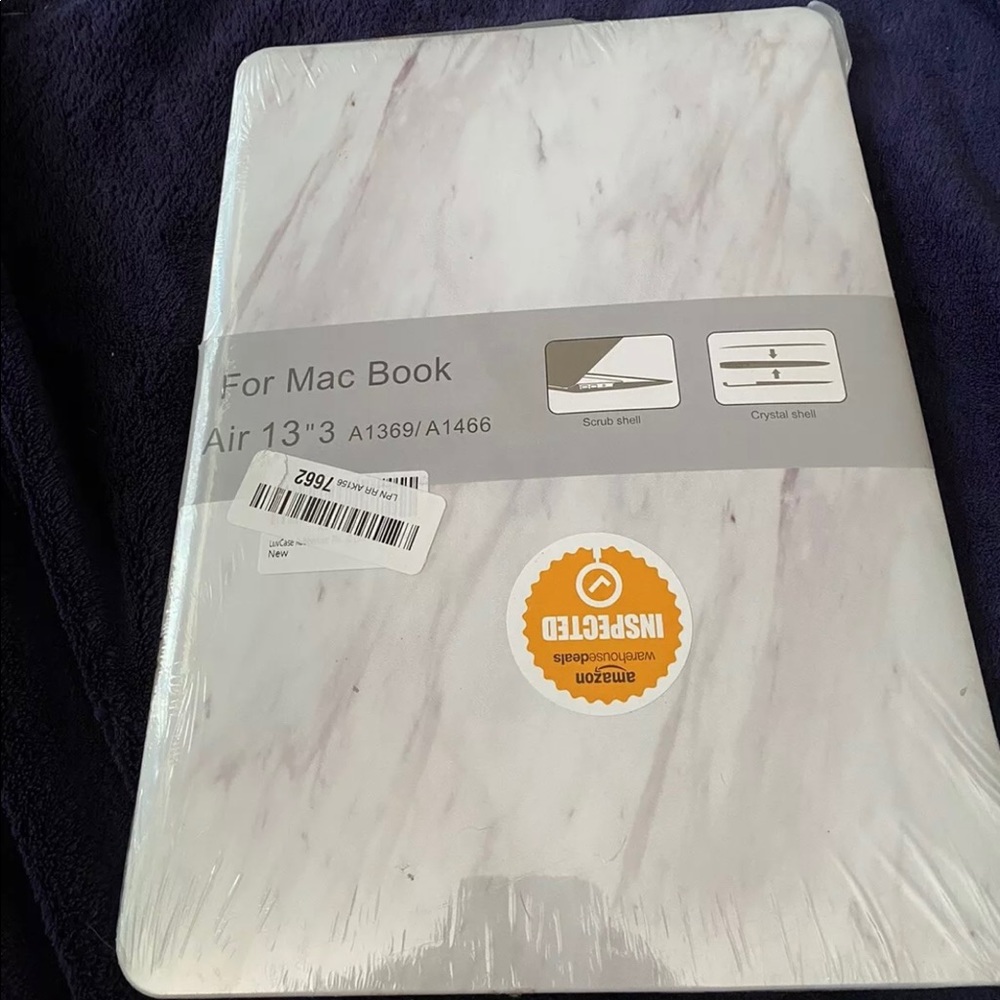 Apple MacBook Air 13” hard case cover with keyboard cover